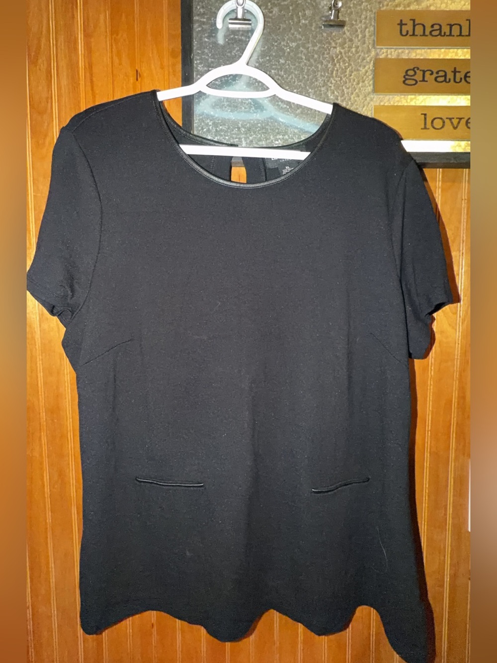 Liz Claiborne Black Short-Sleeve Crewneck Top
